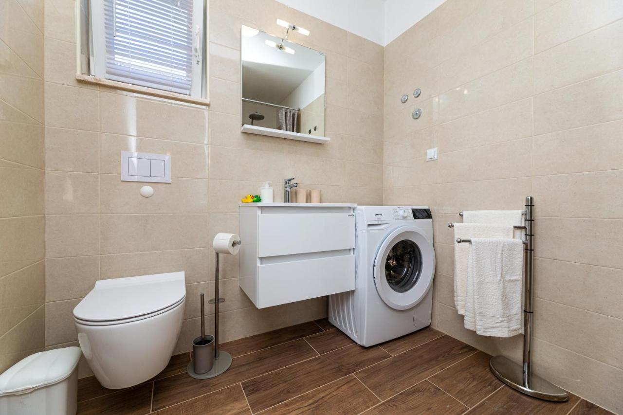 Apartment Nada 1 Малинска Экстерьер фото