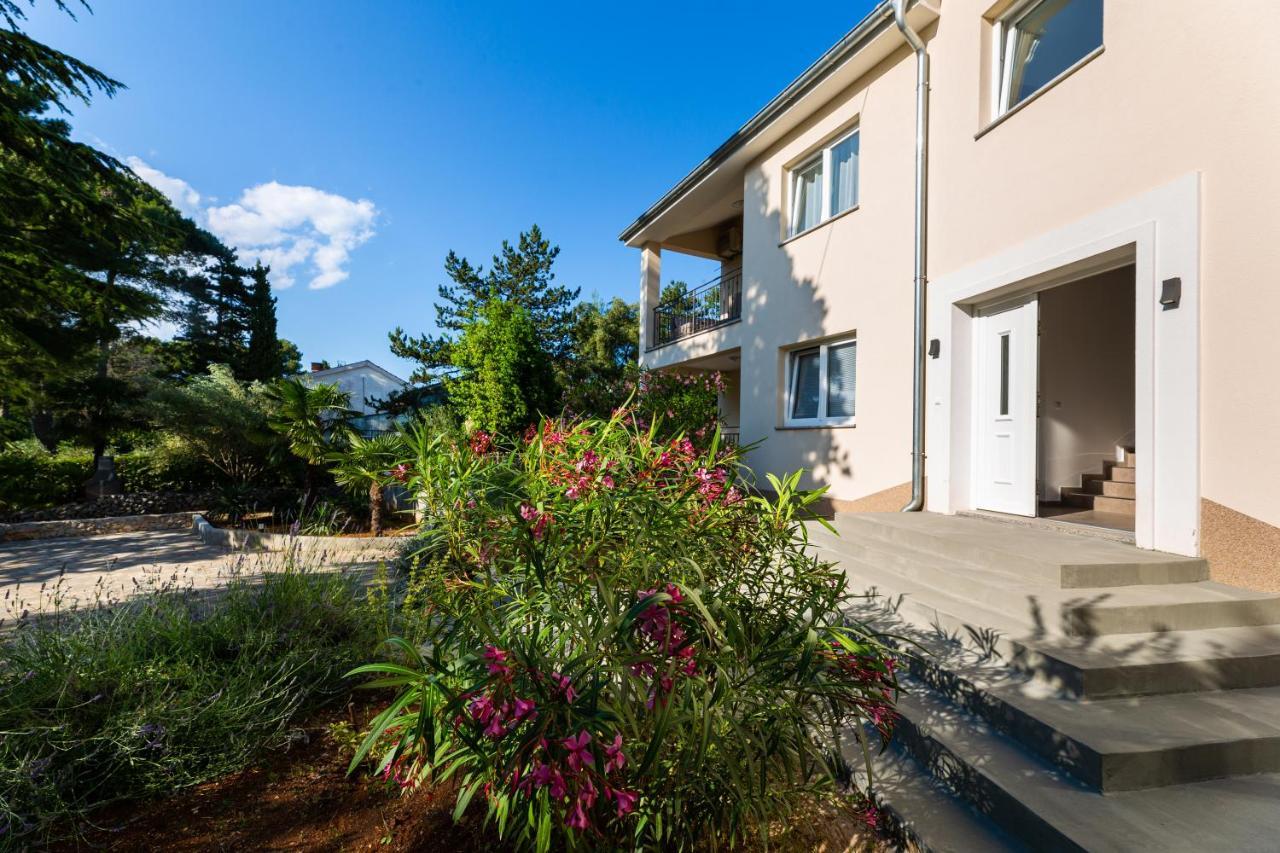 Apartment Nada 1 Малинска Экстерьер фото