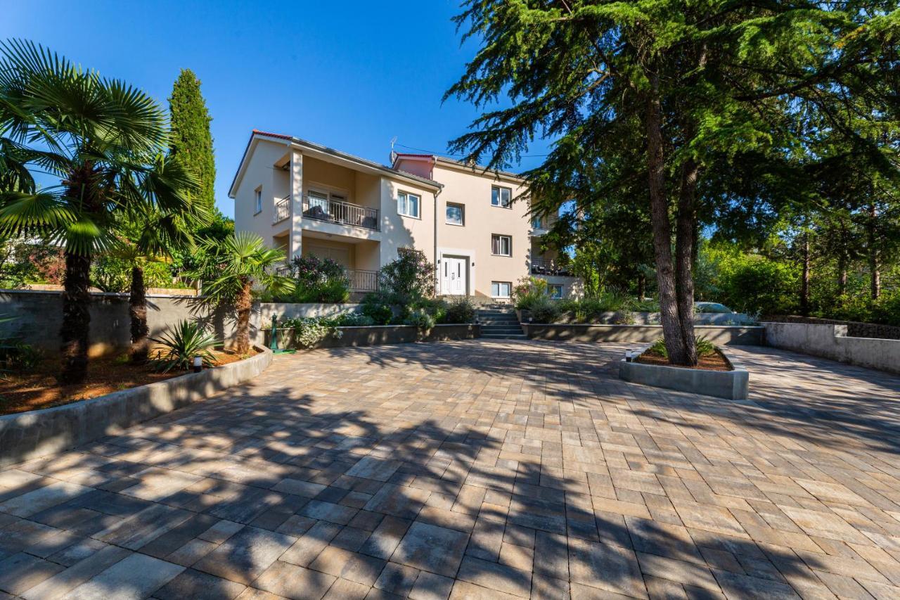 Apartment Nada 1 Малинска Экстерьер фото