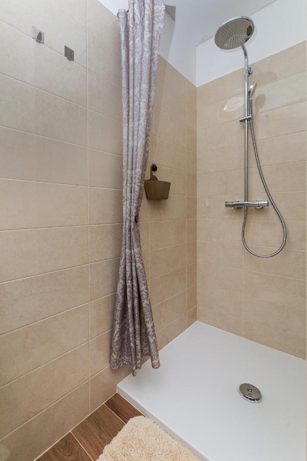 Apartment Nada 1 Малинска Экстерьер фото